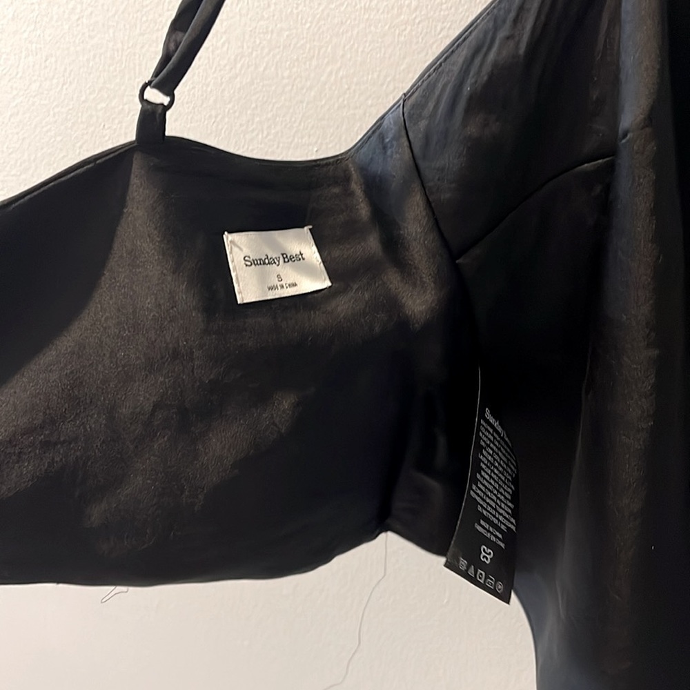 Aritzia Tie Crop Top​​​ - Picture 3 of 3